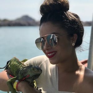 Meet your Posher, Jennjennifer